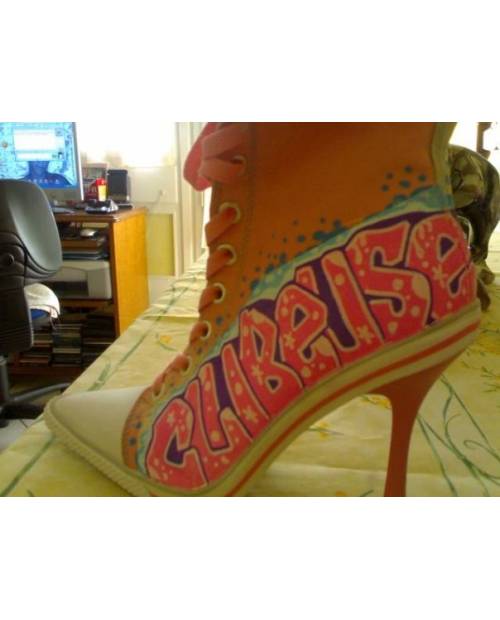Shoe customization example: Clubbeuse