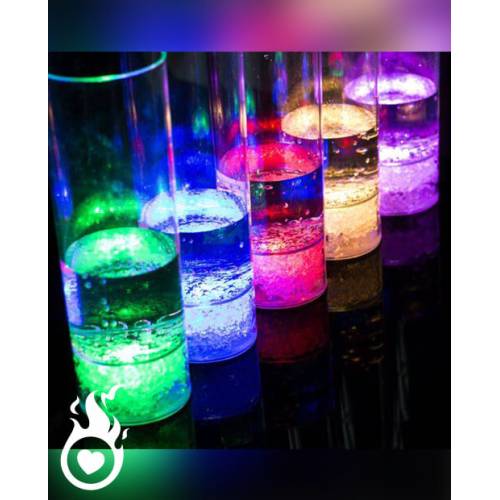 Verre LED lumineux en plastique personnalisé pour mariage Fête - Chine Coupes de fête à prix lumineux et coupe de bière à DEL intelligente prix