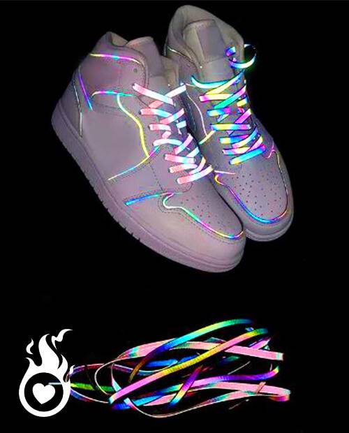 Reflective Holographic Shoelaces